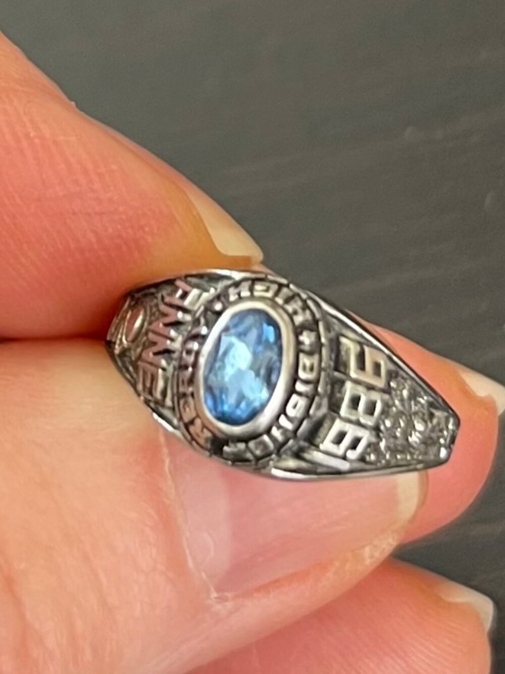 Vintage ArtCarved 1986 Class Ring